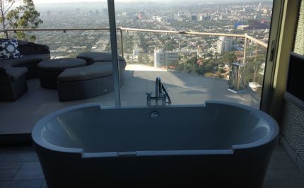 main-woodland-hills-bath-