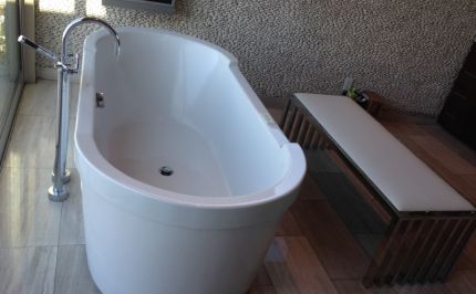 main-woodland-hills-bath-