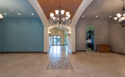 main-woodland-hills-interior-